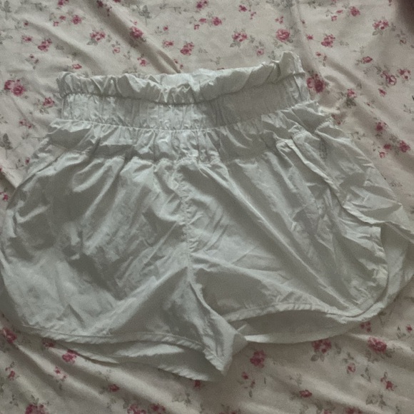 FREE PEOPLE MOVEMENT high wasted shorts - Picture 2 of 4